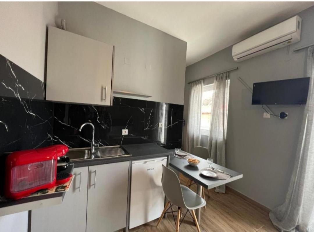 Spiros Apartment In The Center Of Preveza Dodonis 32 Exteriör bild